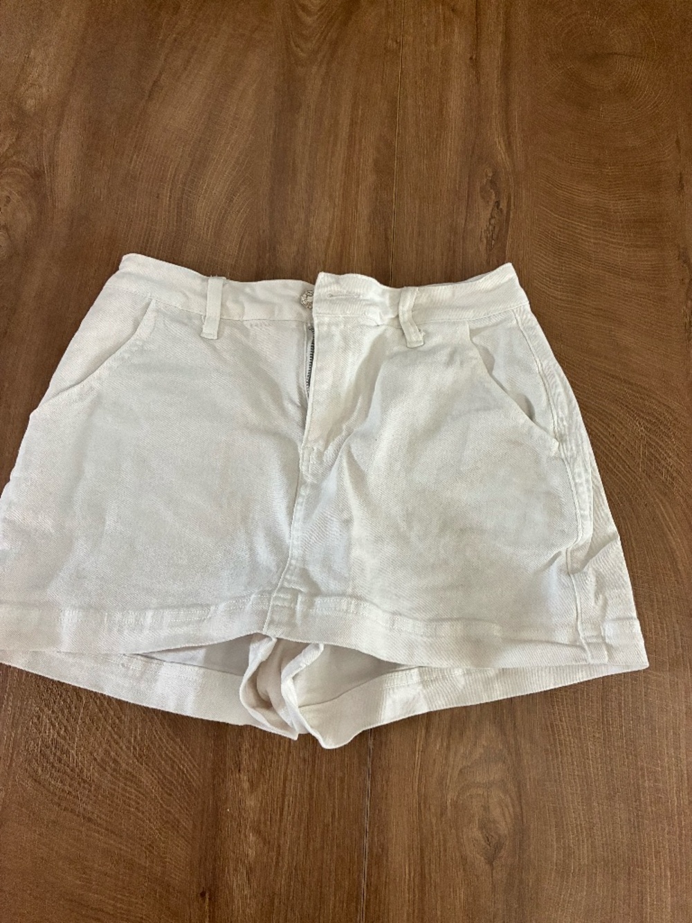 White High Rise Denim Shorts Stretch Size 6 Classic Summer Shorts